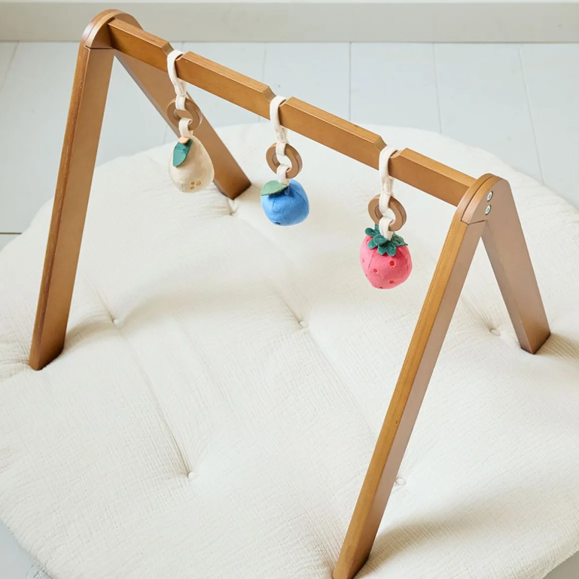 BABYGYM HOUT WALNOOT u00abFRUITu00bb | INCL. ACCESSOIRES