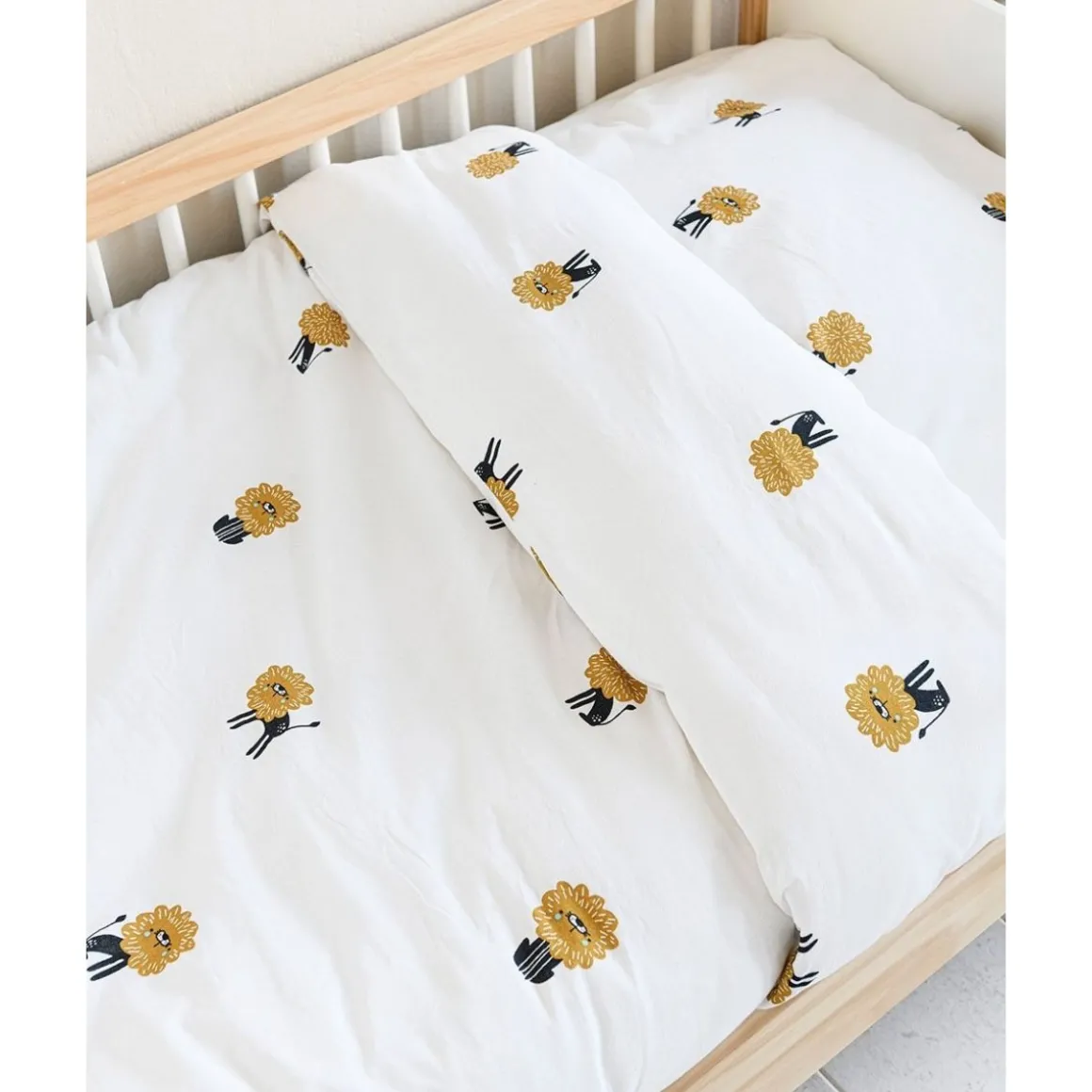 Dekbedovertrek peuterbed leeuw, incl. kussenhoes u00abLeou00bb | Organisch | 120x150cm | Wit