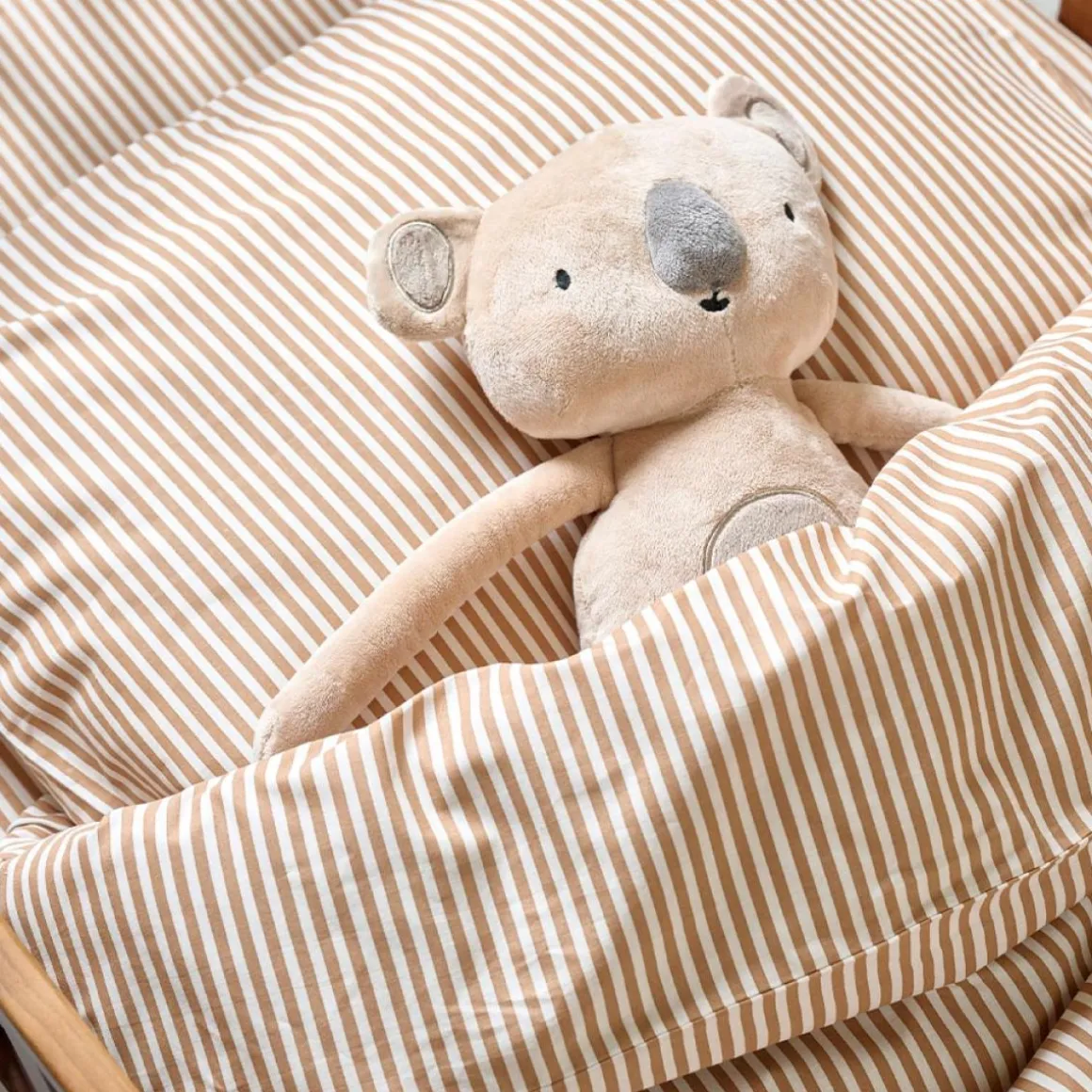DEKBEDOVERTREKSET 140 X 200 CM u00abSTRIPEDu00bb | BEIGE EN CARAMEL
