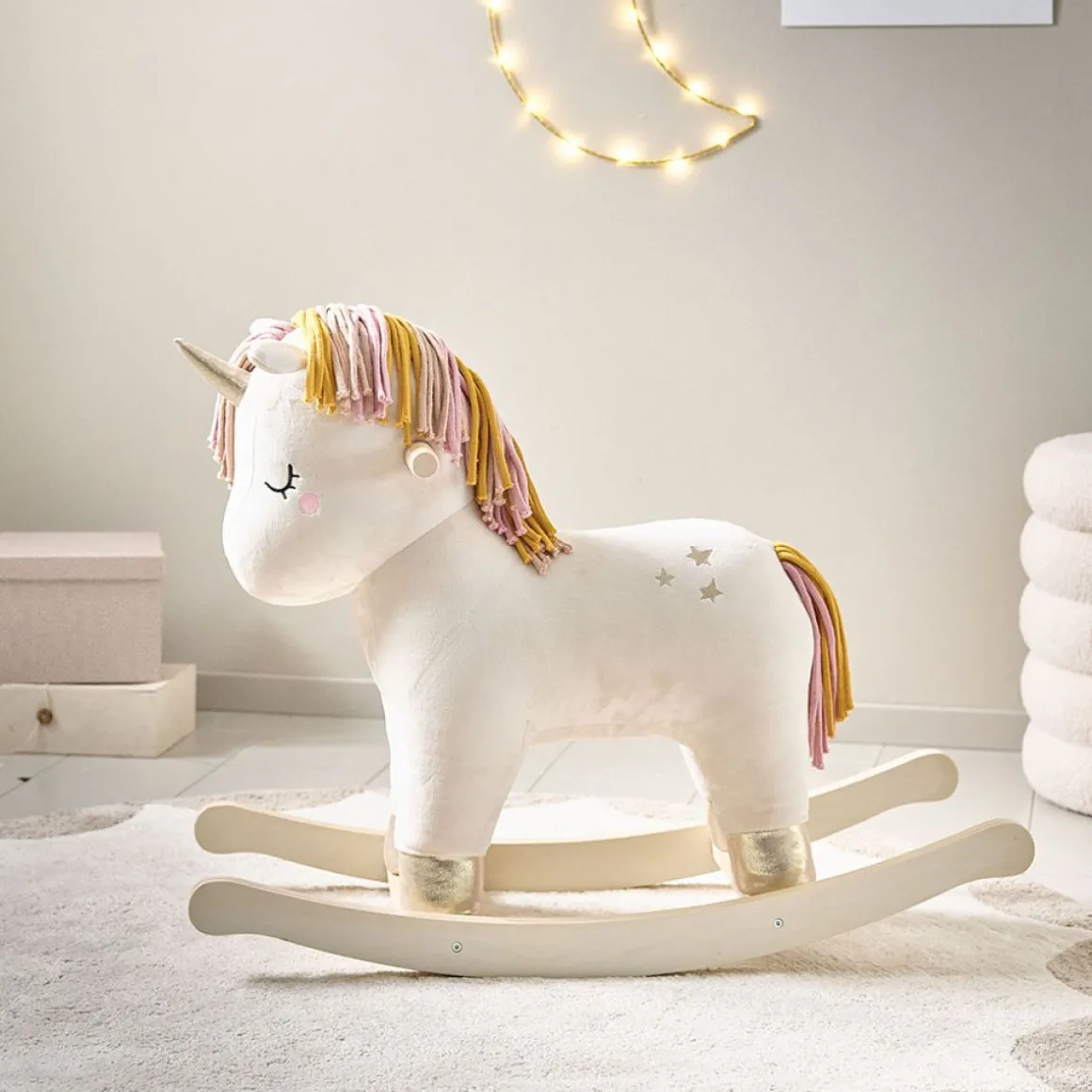 HOBBELPAARD UNICORN u00abLARAu00bb