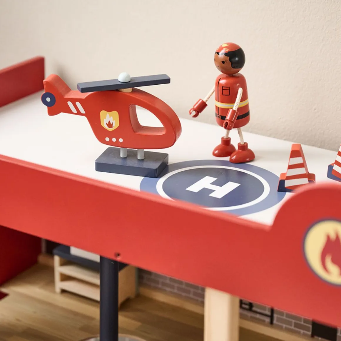 HOUTEN BRANDWEERKAZERNE u00abPOMPIERu00bb | I INCL. 19 ACCESSOIRES | 70 cm | ROOD
