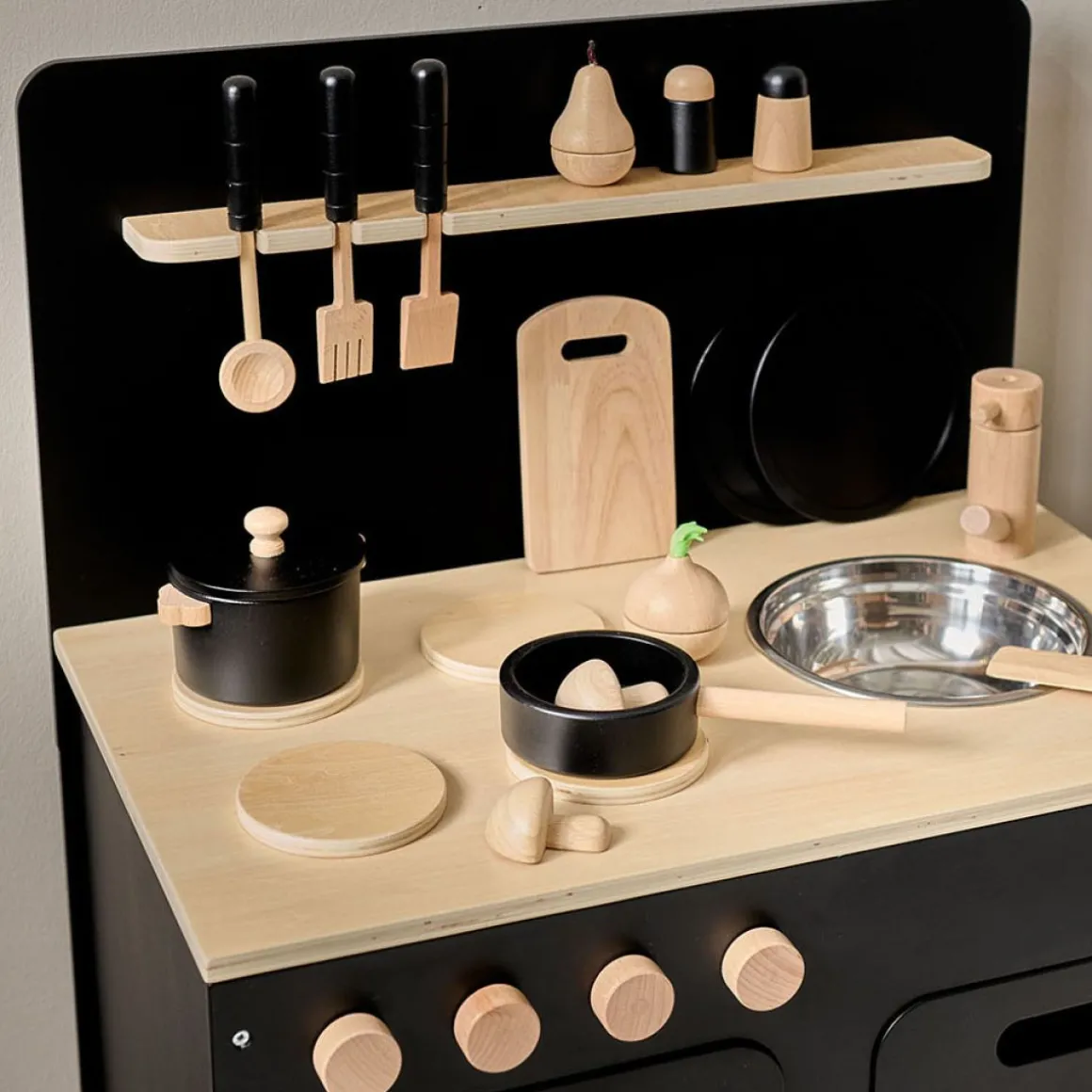 HOUTEN SPEELKEUKEN | u00abMu00dbREu00bb | MET 13-DELIGE KEUKENSET | ZWART