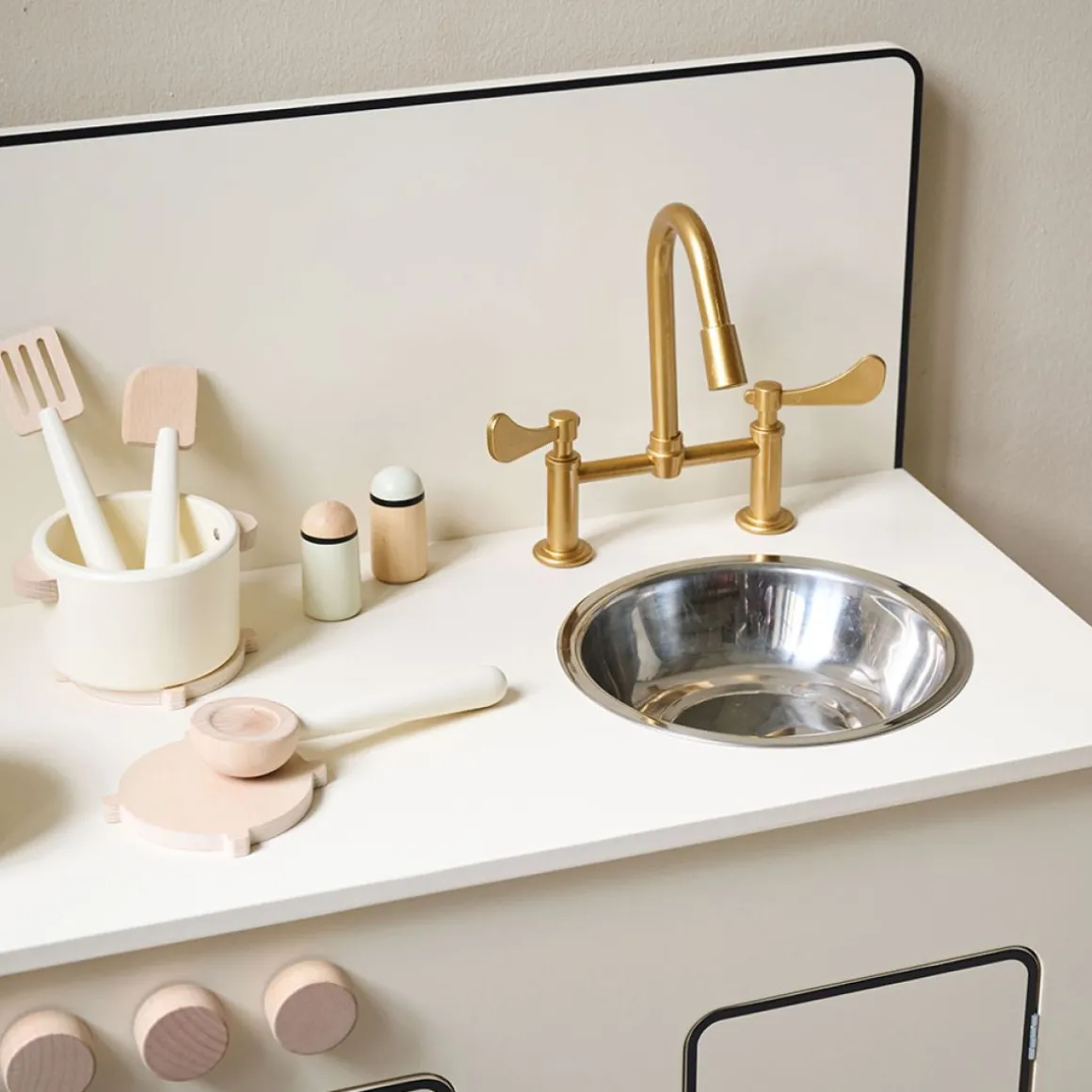 HOUTEN SPEELKEUKEN u00abBERGAMOTEu00bb | INCL. 7 ACCESSOIRES | BEIGE