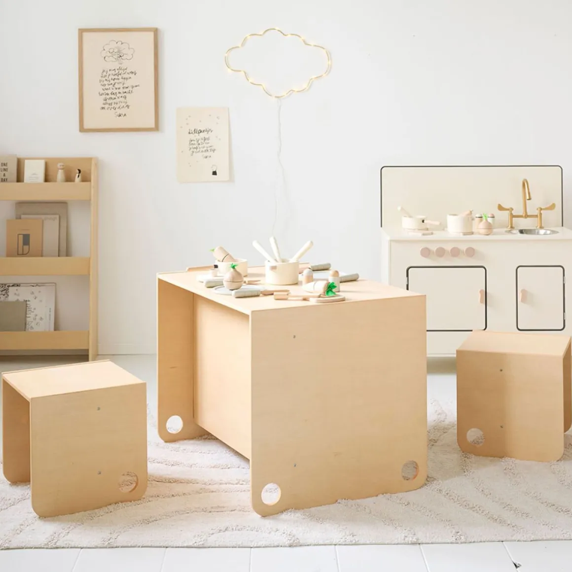 MONTESSORI TAFEL EN TWEE STOELEN u00abELLIPSEu00bb | NATUREL