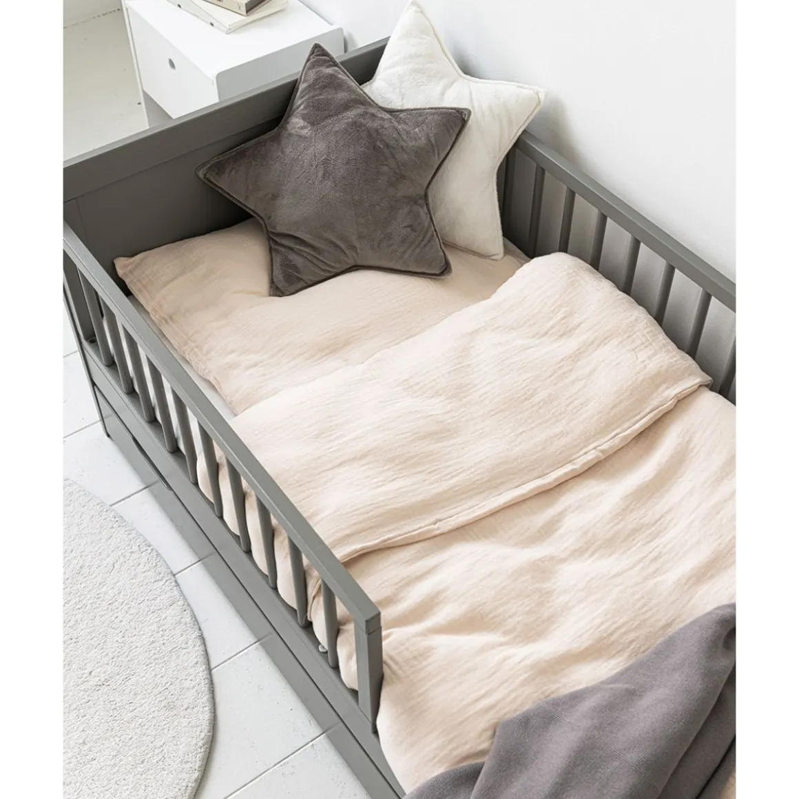 Peuterbed u00abLu00e9onu00bb 140 x 70, 2-4 jaar inclusief 10 cm premium comfort matras