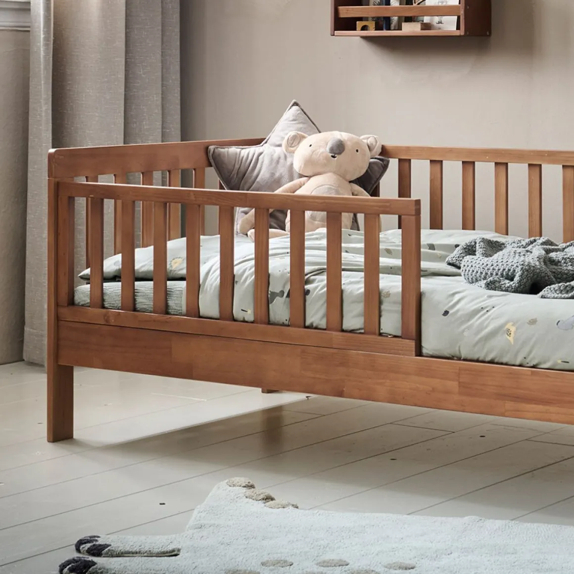 PEUTERBED u00abPLUMEu00bb | 70 X 140 CM | WALNOOT