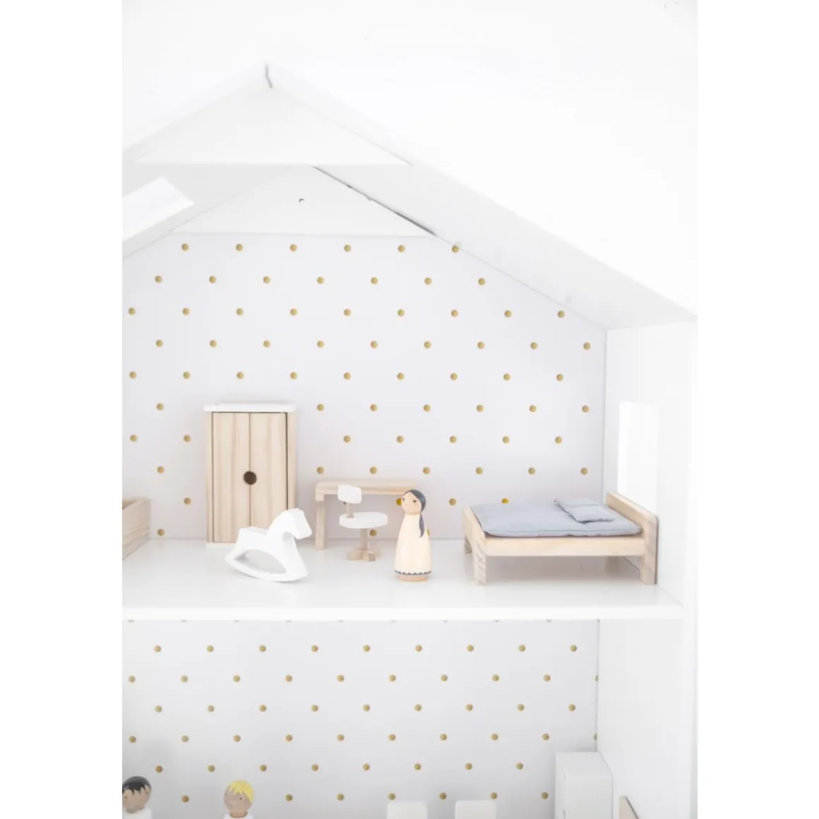 Poppenhuis / wandrek uit hout voor kinderkamer (excl. accessoires)