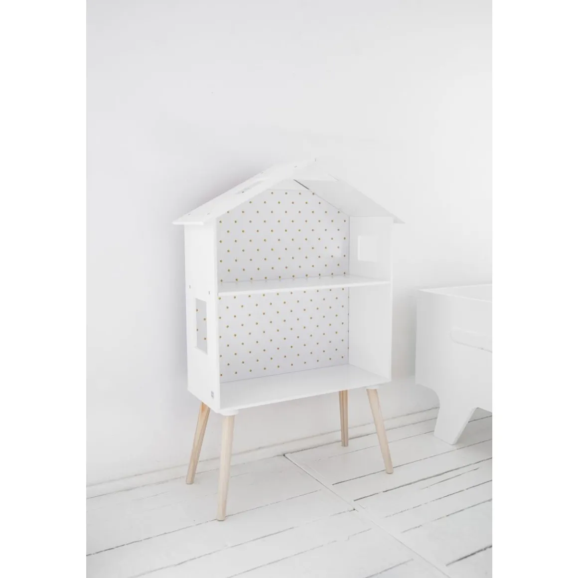 Poppenhuis / wandrek uit hout voor kinderkamer (excl. accessoires)