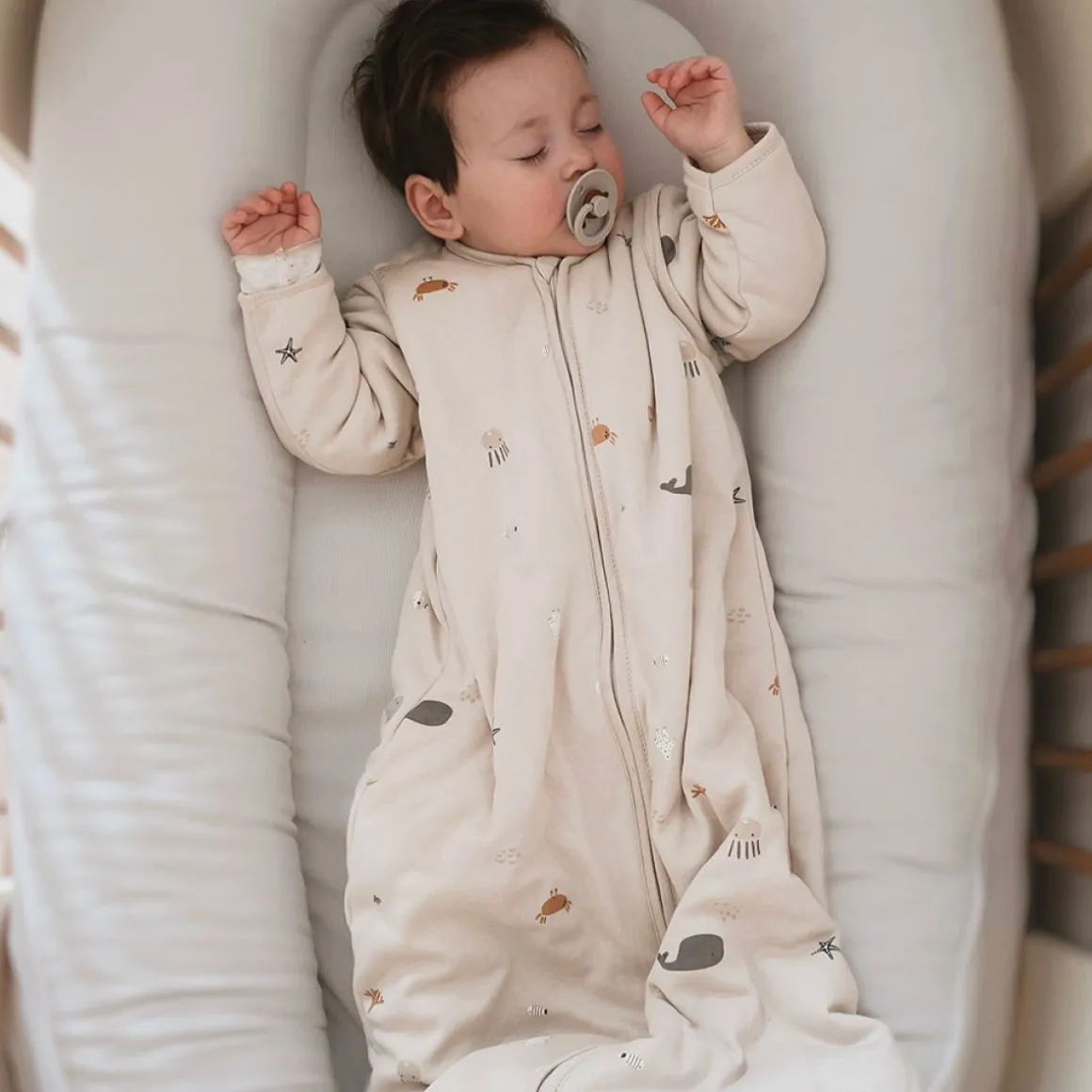 SLAAPZAK MET AFRITSBARE MOUWEN u00abPANSYu00bb | BEIGE-ROZE | 110 CM | 18-36 MAANDEN
